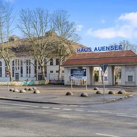 Moderne Einraumwohnung In Mit Netflix Zugang Apartmán *
